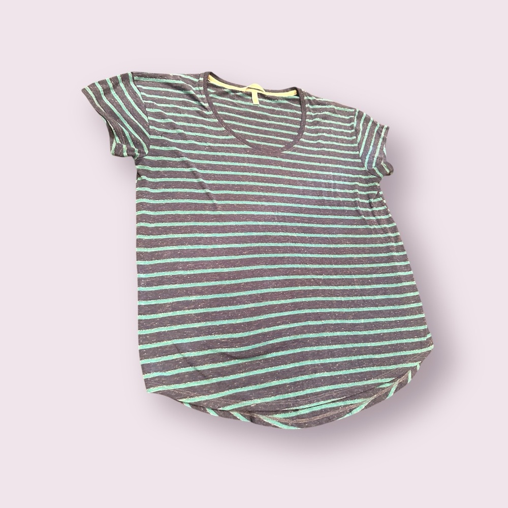 Women's Set of Two Victoria's Secret Pink Cream T-Shirts Size Medium - Picture 6 of 13